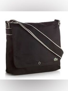 LACOSTE, vintage Messenger crossbody bag!